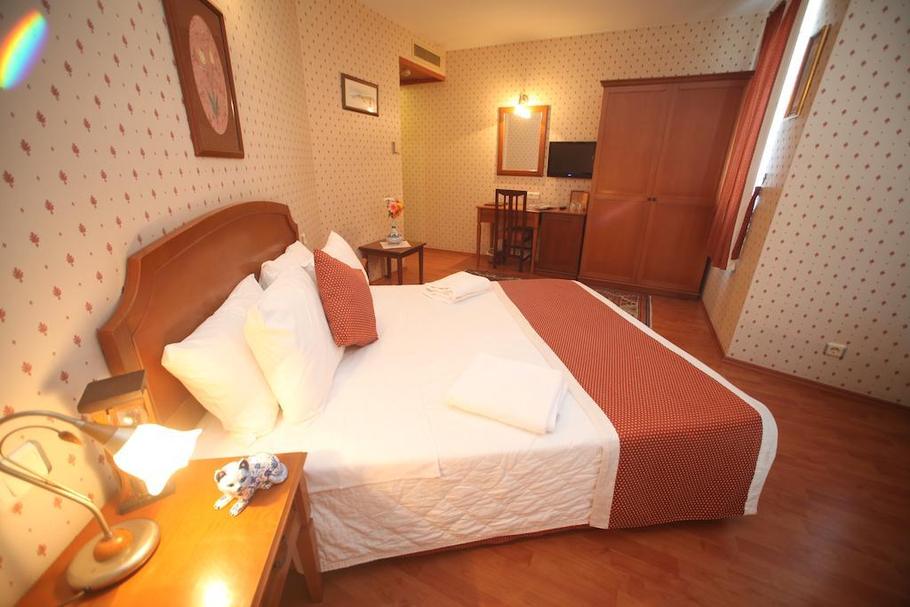 Hotel Erguvan - Special Category อิสตันบูล ภายนอก รูปภาพ